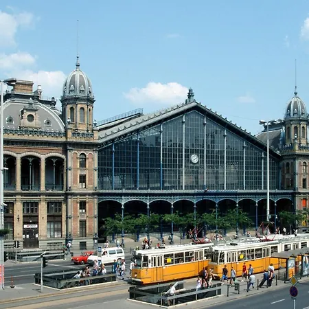 Little Americas Interstate Apartment